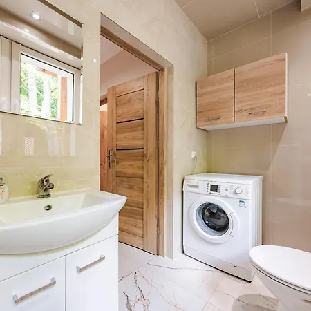 47 Z Parkingiem Apartmán