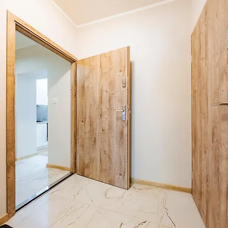 47 Z Parkingiem Apartmán *