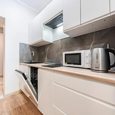 47 Z Parkingiem Apartmán *