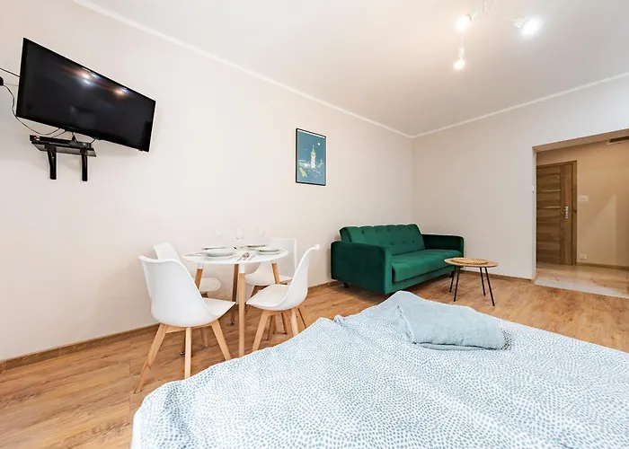 47 Z Parkingiem 索波特